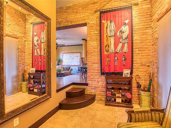 4th image of 125 Edward St APT 2C