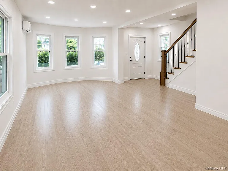 39 Rathbun Ave — Photo 5