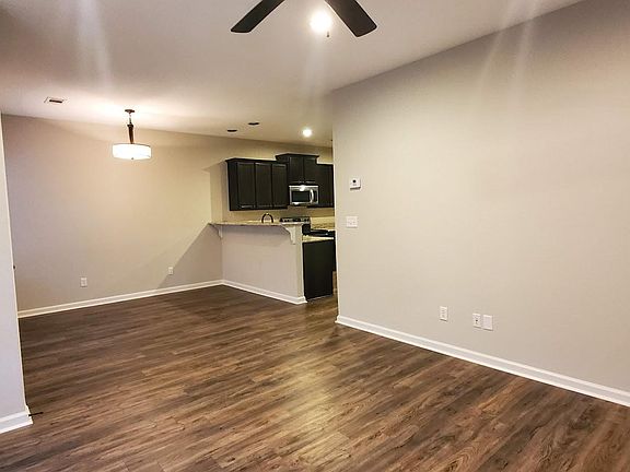 3rd image of 1020 Grand Teton Dr
