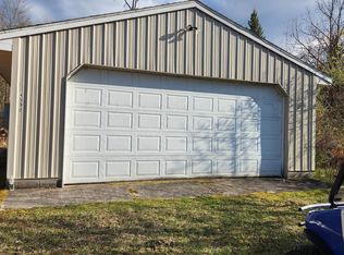4590 Lakeview Dr, Hale, MI 48739
