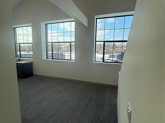3rd image of 1117 W Fayette St #311
