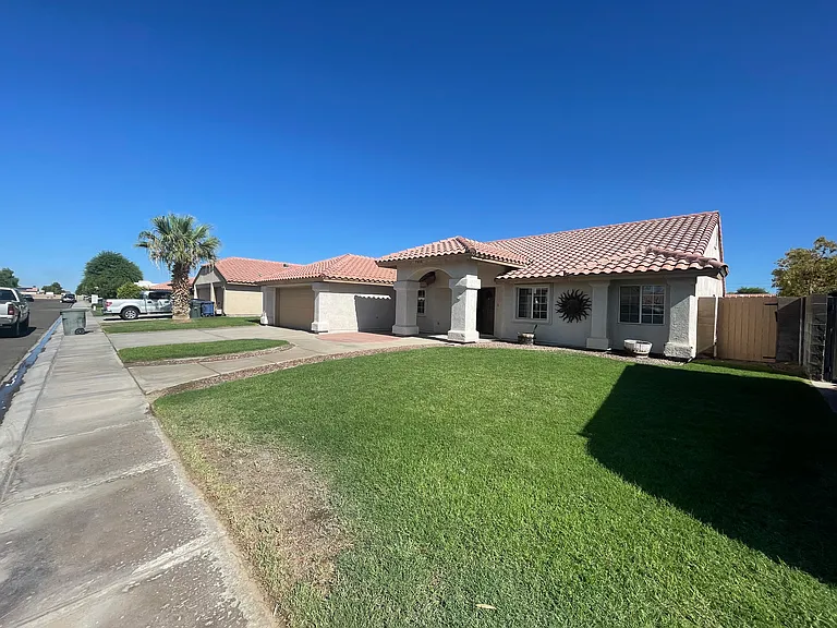 7806 E Topeka Pl — Photo 2