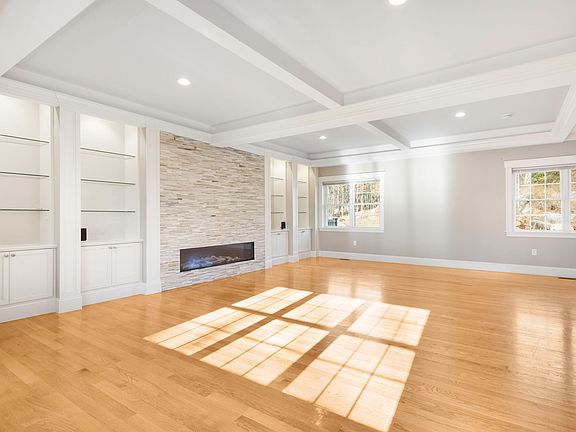 4th image of 15 Oakden Ave