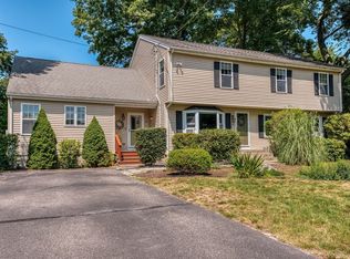 77 Oak Crest Dr, North Attleboro, MA 02760