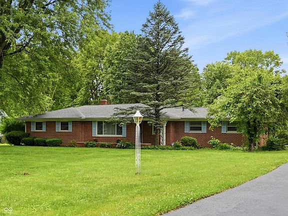 2nd image of 1032 Oakwood Trl