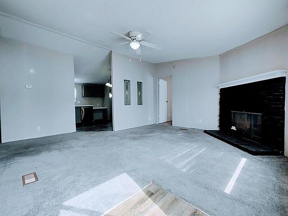 3rd image of 220 Sunshine Dr