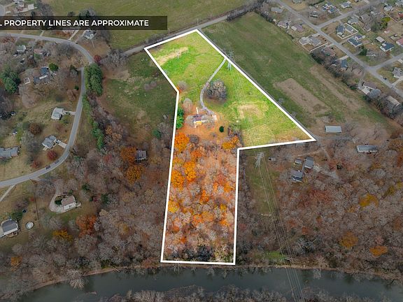 2nd image of 520 Peterson Ln