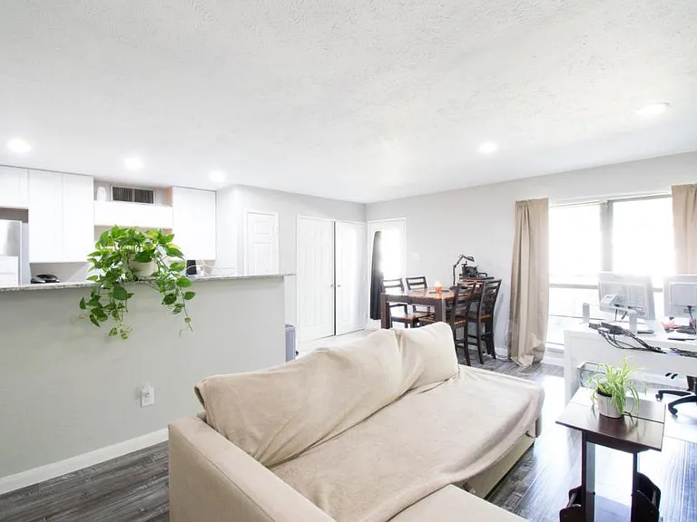 5101 Aztec Dr — Photo 2