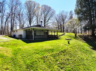 305 Sulpher Wells Rd N, Irvine, KY 40336