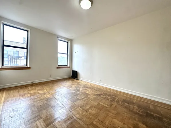 10 Adrian Avenue image 9 of 11