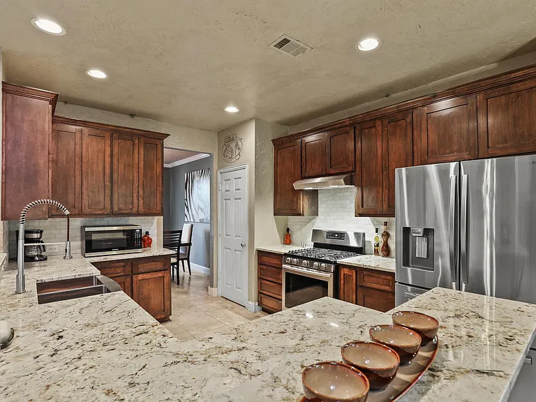 5557 Big River Dr — Photo 8