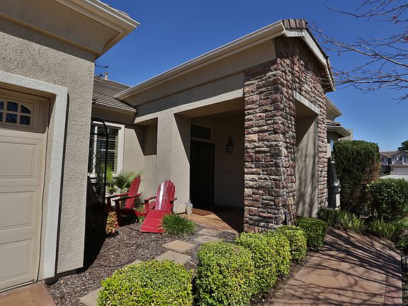 2nd image of 2202 Lohse Ln