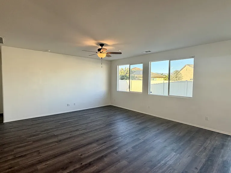914 Haviture Way — Photo 11