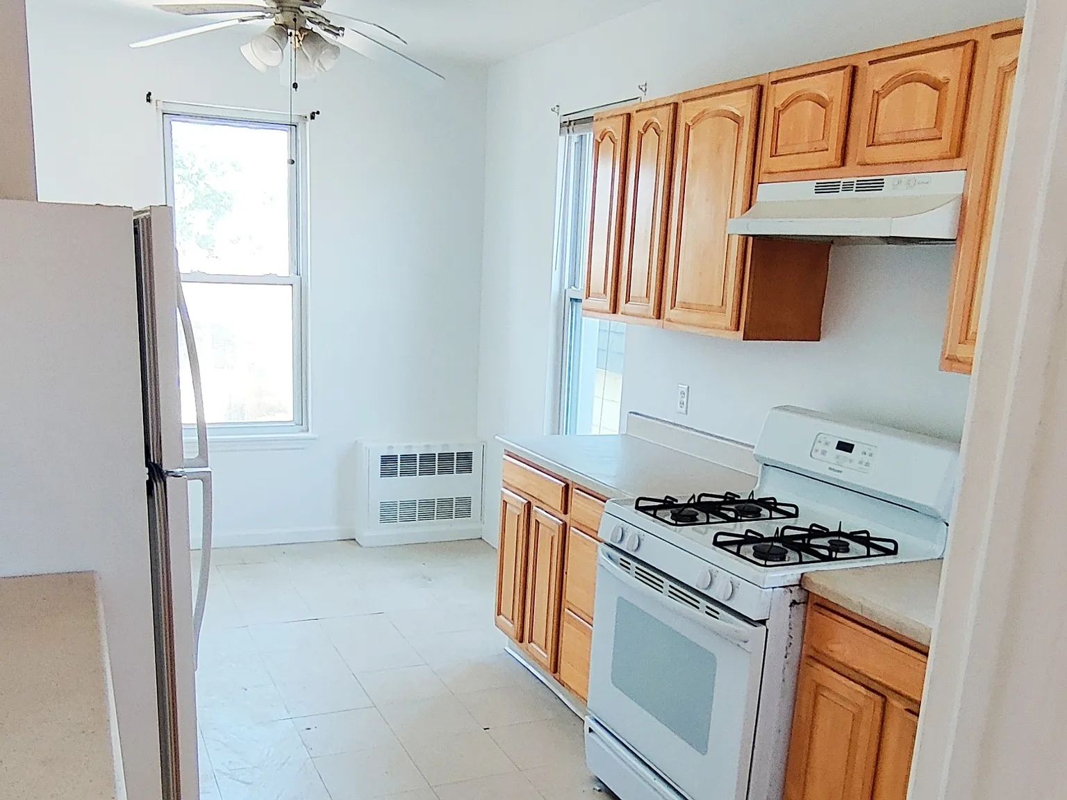 3 bed, 1200 sqft, $3,777 — Photo 1