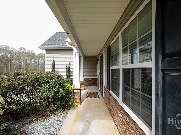4th image of 560 Windsong Lake Drive
