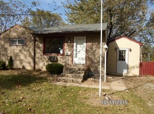 2716 Iroquois Rd, Waukegan, IL 60087