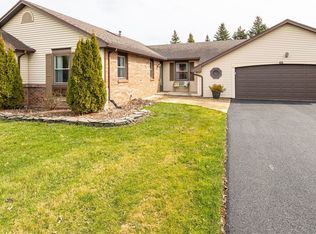 66 Chimney Sweep Ln, Rochester, NY 14612