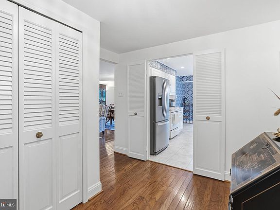 5th image of 930 W Montgomery Ave #304