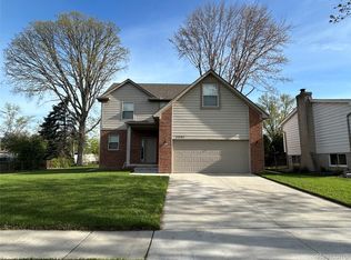 23507 King Dr, Clinton Township, MI 48035