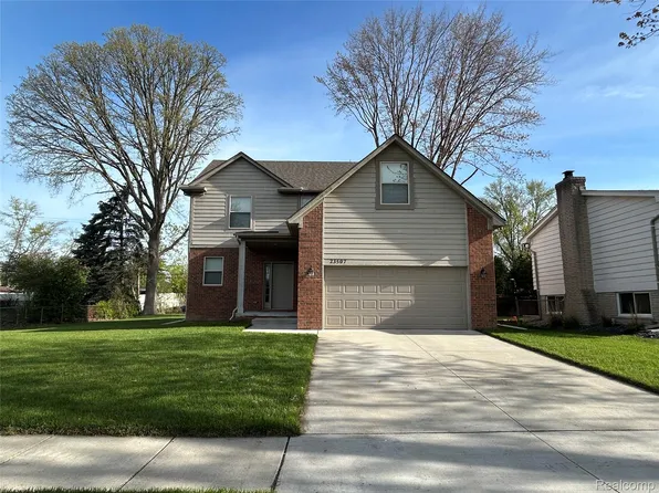 23507 King Dr, Clinton Township, MI 48035