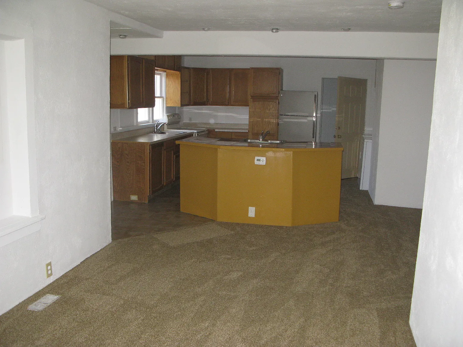 2 bed, 1250 sqft, $1,750 — Photo 3