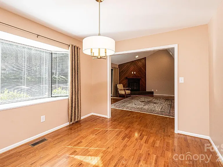 850 8th St NE — Photo 8