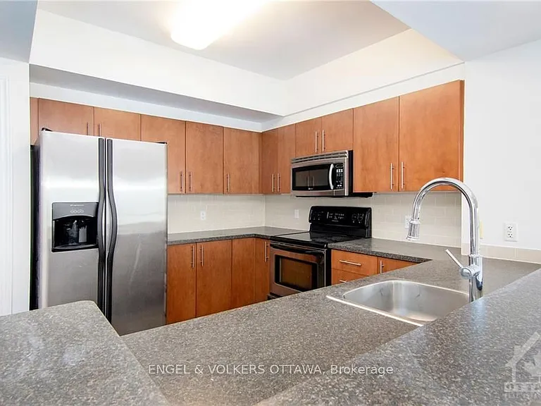 200 Rideau St #904 — Photo 8