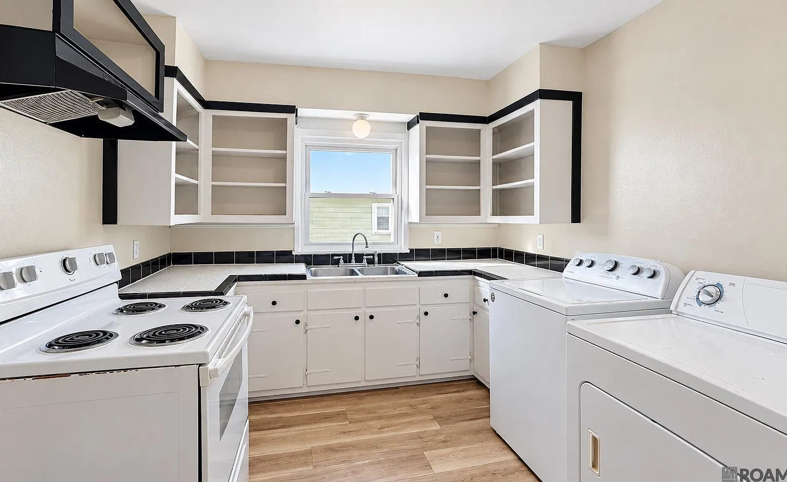 2 bed, 1019 sqft, $1,225 — Photo 3
