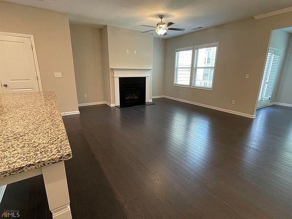 3rd image of 699 Lansing Grove Way
