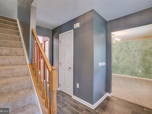 4th image of 11001 Surry Woods Ct