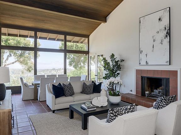 5th image of 25201 La Loma Dr