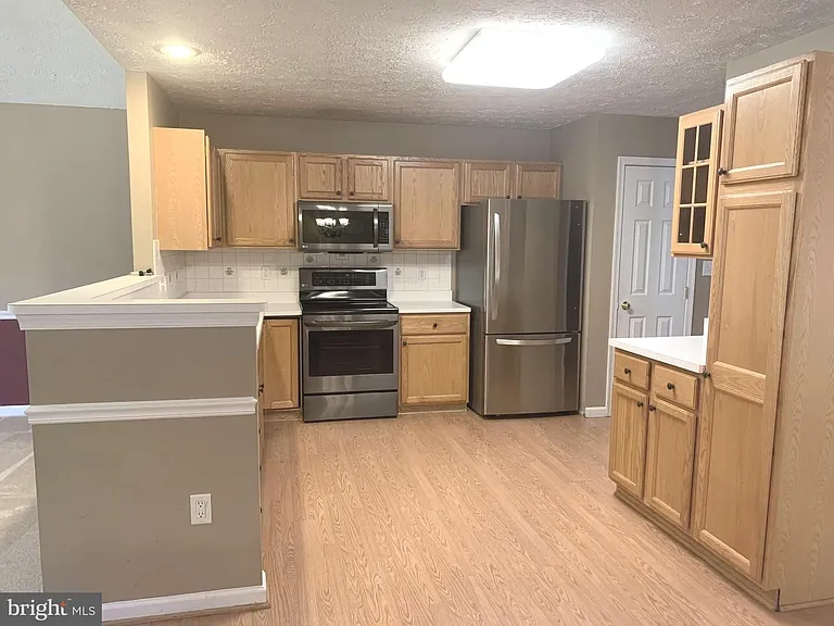 7931 Carriage Dr — Photo 15