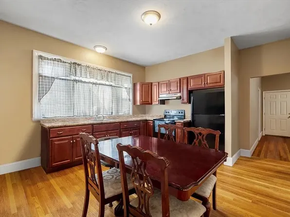 32 Warren St Unit 1, Taunton, MA 02780