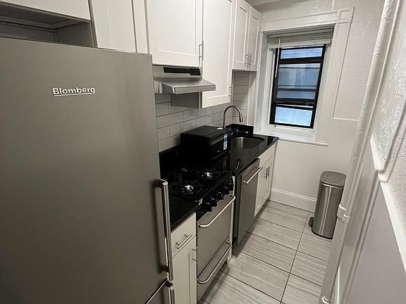 2nd image of 91-93 Westland Ave #28A