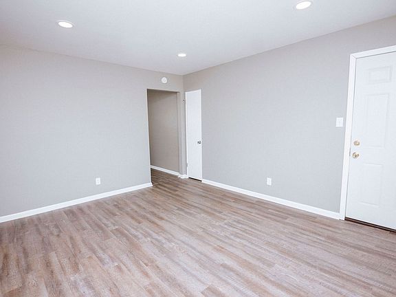 4th image of 7129 Columbia Ave Unit 2E