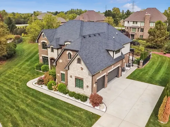 8884 Port Washington Dr, Frankfort, IL 60423