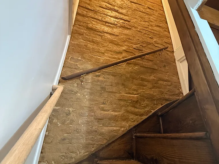 2013 Fleet St — Photo 3