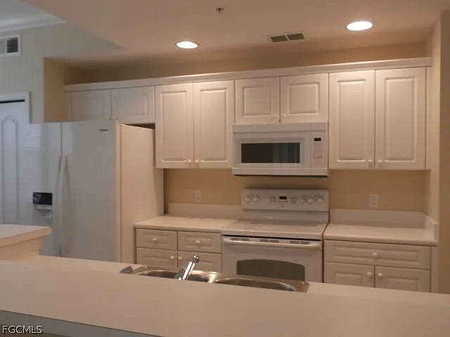 8341 Whiskey Preserve Cir #527 — Photo 9