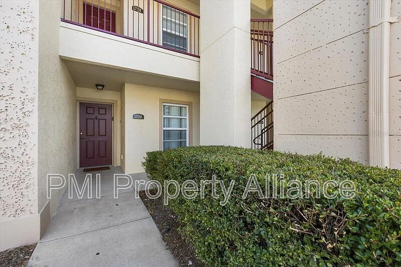 3 bed, 2.0 bath, 1202 sqft, $1,749 — Photo 2