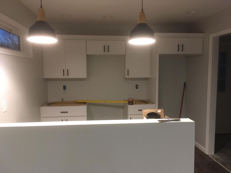 2nd image of 123 E Park Rd #1