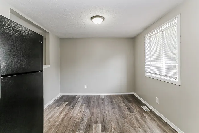 3804 Big Walnut Dr — Photo 5