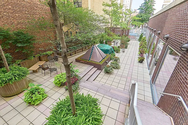 Rented by Keller Williams NYC | media 12