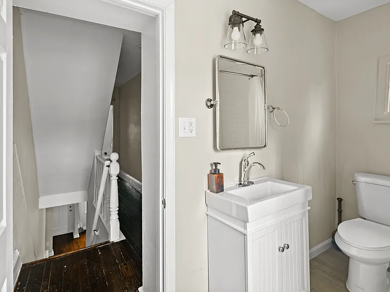 127 Seville St — Photo 18
