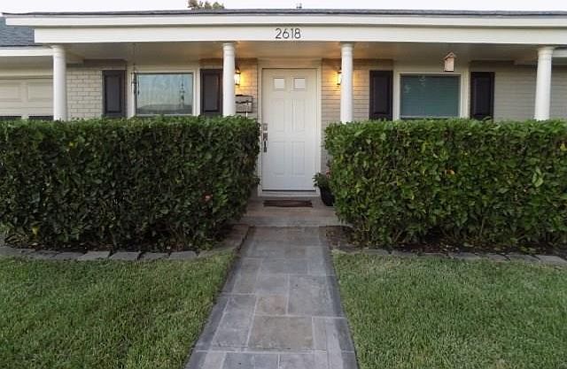 1st image of 2618 Pine St