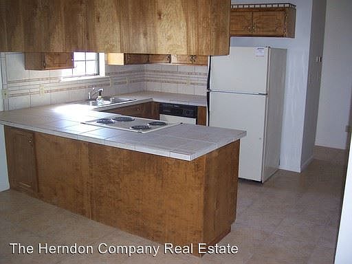 2nd image of 3864 Manor Ct