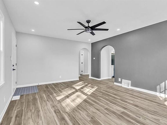 2nd image of 4034 Silver Ave
