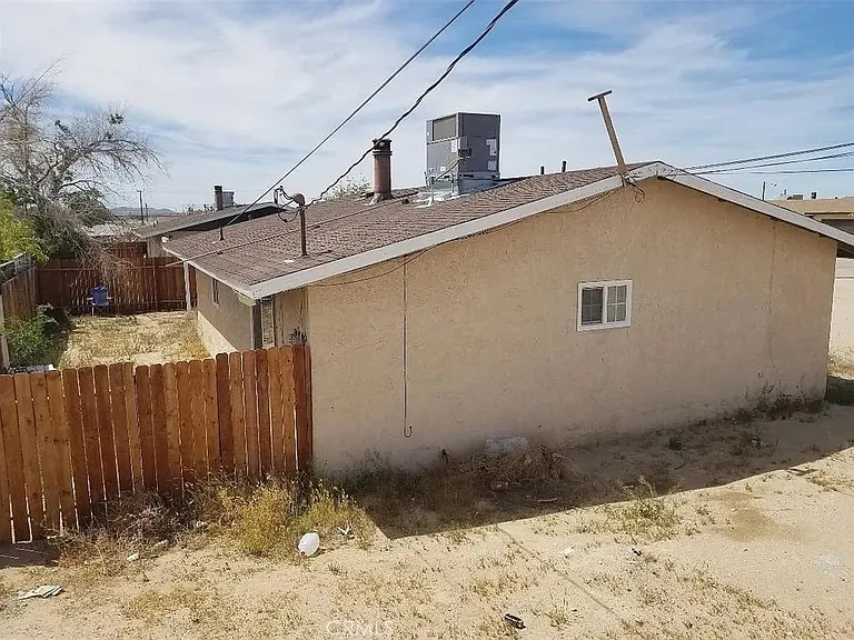 34327 Paris St — Photo 3