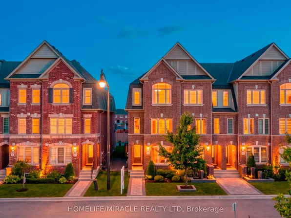 11 Finegan Cir, Brampton, ON L7A 4Z7