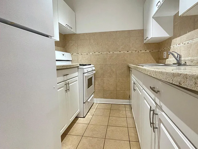 1481 W Huron St #1 — Photo 4