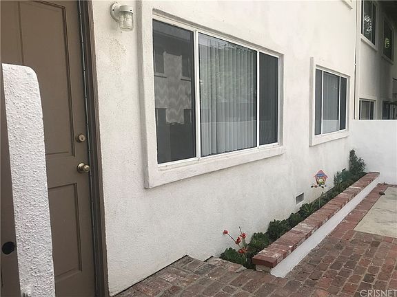 3rd image of 18619 Collins St APT F11